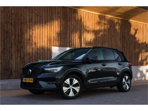 Volvo XC40 T4 Plus Dark | Adaptive Cruise | Lederen Bekleding | Harman/Kardon | Camera | Stuur/Stoelverwarmi... Volvo XC40 T4 Plus Dark | Adaptive Cruise | Lederen Bekleding | Harman/Kardon | Camera | Stuur/Stoelverwarmi...