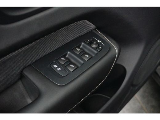 Volvo  XC60 T6 AWD Ultra Black Edition | Bowers & Wilkins | 360 Camera | Head-up Display | Panoramadak | 21-I... ActivLease financial lease