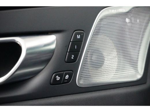 Volvo  XC60 T6 AWD Ultra Black Edition | Bowers & Wilkins | 360 Camera | Head-up Display | Panoramadak | 21-I... ActivLease financial lease