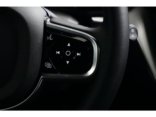 Volvo  XC60 Volvo 2.0 T6 Plug-in hybrid AWD Plus Dark | Achterbank verwarmd | Cruise control adaptief met Sto... ActivLease financial lease