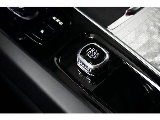 Volvo  XC60 Volvo 2.0 T6 Plug-in hybrid AWD Plus Dark | Achterbank verwarmd | Cruise control adaptief met Sto... ActivLease financial lease