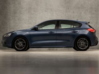 Ford Focus 1.0 EcoBoost ST Line (APPLE CARPLAY, GROOT NAVI, STUUR/STOELVERWARMING, SPORTSTOELEN, PARKEERSENS...