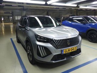 Peugeot 2008 Peugeot 1.2 Hybrid 136 GT Automaat | Navigatie | Sportstoelen | Sfeerverlichting | Achteruitrijca...