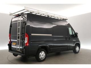 Peugeot Boxer 335 2.0 BlueHDI L2H2 164PK Airco Camera Cruise Navigatie PDC 3 Persoons LED Imperiaal Trekhaak