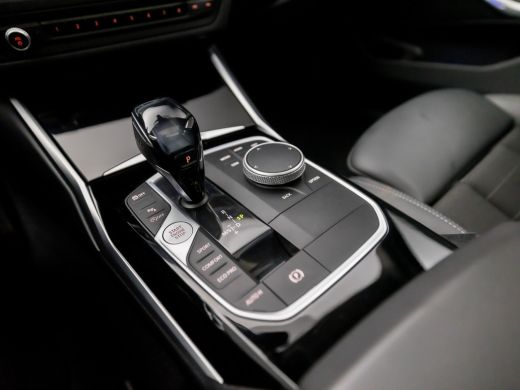 BMW 3 Serie Touring 318i Executive Sportline 157Pk Automaat (PANORAMADAK, APPLE CARPLAY, GROOT NAVI, DEALER O... ActivLease financial lease