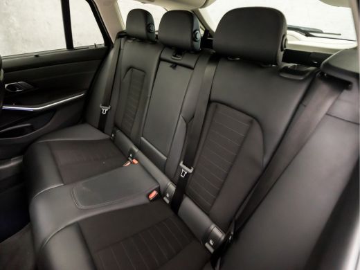 BMW 3 Serie Touring 318i Executive Sportline 157Pk Automaat (PANORAMADAK, APPLE CARPLAY, GROOT NAVI, DEALER O... ActivLease financial lease