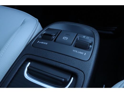 Fiat 500e Giorgio Armani Edition 42 kWh | Adaptieve Cruise | Pano | Camera | JBL Audio | Stoelverwarming | ... ActivLease financial lease