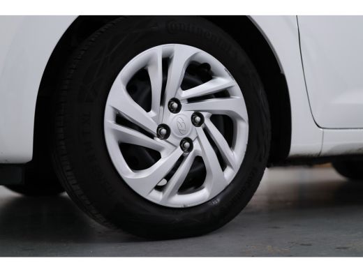 Hyundai i10 Hyundai 1.0 Comfort | Apple Carplay & Android Auto | Airco | Cruise Control | Rijstrooksensor met... ActivLease financial lease