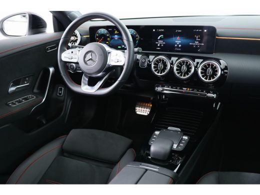 Mercedes CLA-Klasse Shooting Brake 250 e Luxury Line | Panoramadak | Led | BLIS | Stoelverwarming | Widescreen | Came... ActivLease financial lease