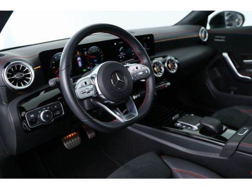Mercedes CLA-Klasse Shooting Brake 250 e Luxury Line | Panoramadak | Led | BLIS | Stoelverwarming | Widescreen | Came... ActivLease financial lease