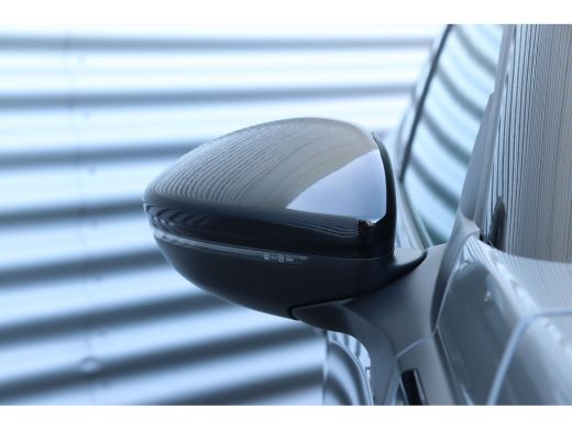 Peugeot 2008 Peugeot 1.2 PURETECH 130PK GT PACK AUTOMAAT / NAVI / LEDER / CLIMA / LED / PDC / 17" LMV / KEYLES... ActivLease financial lease