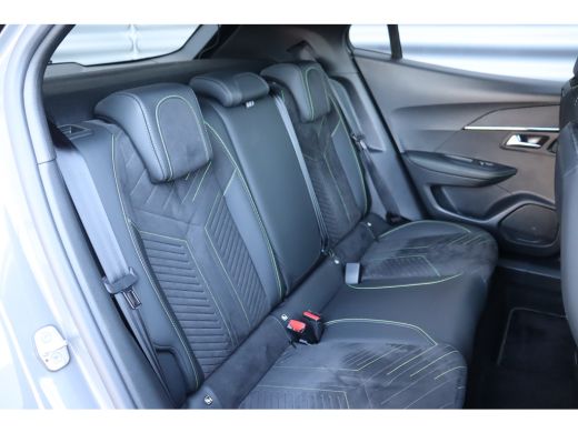 Peugeot 2008 Peugeot 1.2 PURETECH 130PK GT PACK AUTOMAAT / NAVI / LEDER / CLIMA / LED / PDC / 17" LMV / KEYLES... ActivLease financial lease
