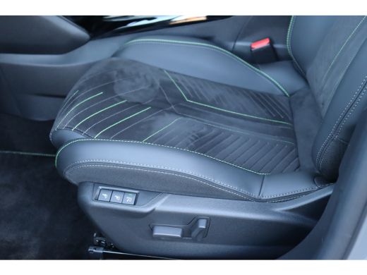 Peugeot 2008 Peugeot 1.2 PURETECH 130PK GT PACK AUTOMAAT / NAVI / LEDER / CLIMA / LED / PDC / 17" LMV / KEYLES... ActivLease financial lease