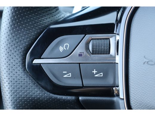 Peugeot 3008 Peugeot 1.2 PURETECH 130PK GT PACK AUTOMAAT / NAVI / LEDER / CLIMA / PDC / 19" LMV / CAMERA / BLA... ActivLease financial lease