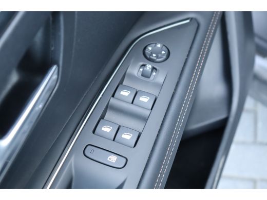 Peugeot 3008 1.2 PURETECH 130PK GT PACK AUTOMAAT / NAVI / LEDER / CLIMA / PDC / 19" LMV / CAMERA / BLACK PACK ... ActivLease financial lease