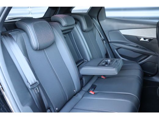 Peugeot 3008 Peugeot 1.2 PURETECH 130PK GT PACK AUTOMAAT / NAVI / LEDER / CLIMA / PDC / 19" LMV / CAMERA / BLA... ActivLease financial lease