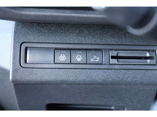 Peugeot 3008 Peugeot 1.2 PURETECH 130PK GT PACK AUTOMAAT / NAVI / LEDER / CLIMA / PDC / 19" LMV / CAMERA / BLA... ActivLease financial lease
