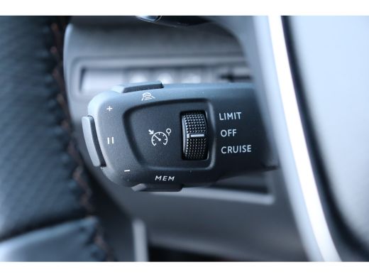 Peugeot 3008 Peugeot 1.2 PURETECH 130PK GT PACK AUTOMAAT / NAVI / LEDER / CLIMA / PDC / 19" LMV / CAMERA / BLA... ActivLease financial lease