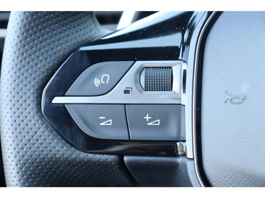Peugeot 3008 Peugeot 1.2 PURETECH 130PK GT PACK AUTOMAAT / NAVI / LEDER / CLIMA / PDC / 19" LMV / CAMERA / BLA... ActivLease financial lease