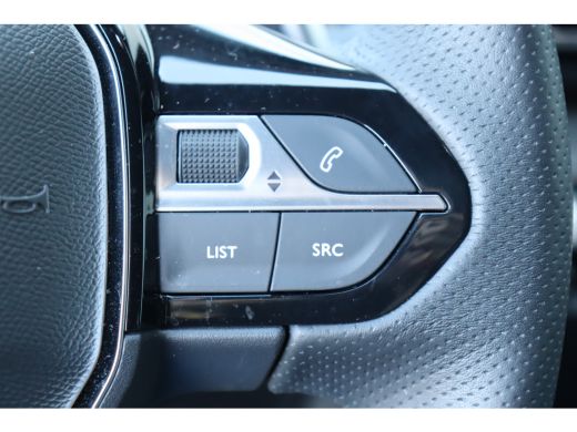 Peugeot 3008 Peugeot 1.2 PURETECH 130PK GT PACK AUTOMAAT / NAVI / LEDER / CLIMA / PDC / 19" LMV / CAMERA / BLA... ActivLease financial lease