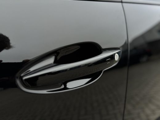 Peugeot 3008 Peugeot 1.6 HYbrid 225 GT | 19 inch lichtmetalen velgen 'San Fransico' | Achteruitrijcamera | App... ActivLease financial lease