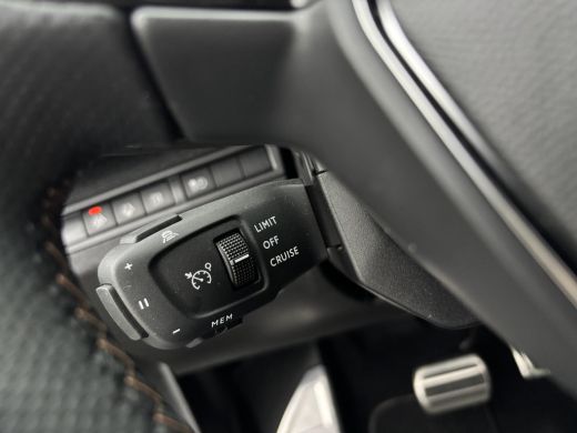 Peugeot 3008 Peugeot 1.6 HYbrid 225 GT | 19 inch lichtmetalen velgen 'San Fransico' | Achteruitrijcamera | App... ActivLease financial lease
