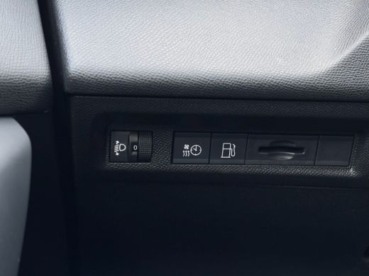 Peugeot 308 SW Peugeot 1.6 Plug-in Hybrid 180 Active Pack Business | AGR-bestuurdersstoel | Apple Carplay/And... ActivLease financial lease