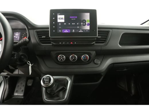 Renault Trafic 2.0 dCi T30 L2H1 Airco Cruise Carplay Parkeersensoren 3 Persoons Elektrpakket ActivLease financial lease
