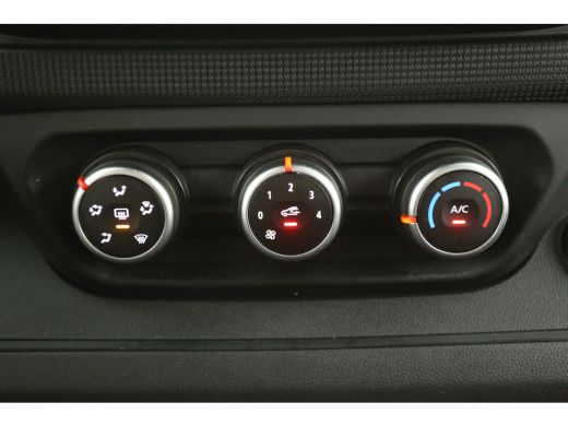 Renault Trafic 2.0 dCi T30 L2H1 Airco Cruise Carplay Parkeersensoren 3 Persoons Elektrpakket ActivLease financial lease