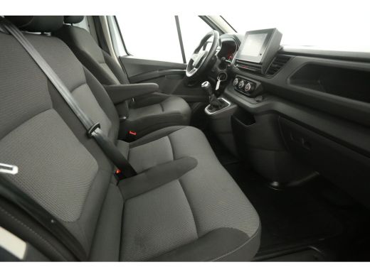Renault Trafic 2.0 dCi T30 L2H1 Airco Cruise Carplay Parkeersensoren 3 Persoons Elektrpakket ActivLease financial lease
