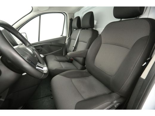 Renault Trafic 2.0 dCi T30 L2H1 Airco Cruise Carplay Parkeersensoren 3 Persoons Elektrpakket ActivLease financial lease