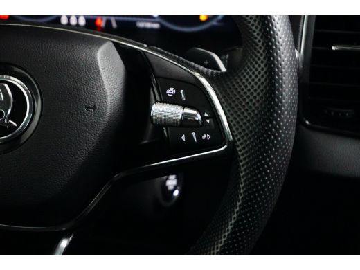 Skoda Karoq 1.5 TSI 150 pk ACT Business Edition 7-DSG | Panoramadak | Achteruitrijcamera | Apple carplay | ActivLease financial lease