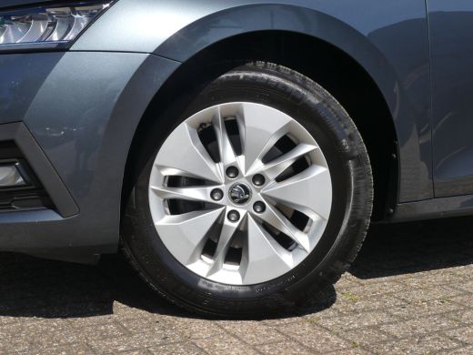 Skoda Octavia Combi 1.0 TSI 110PK Business Edition | TREKHAAK | LED | NAVI | PARKEERSENSOREN V+A | ActivLease financial lease