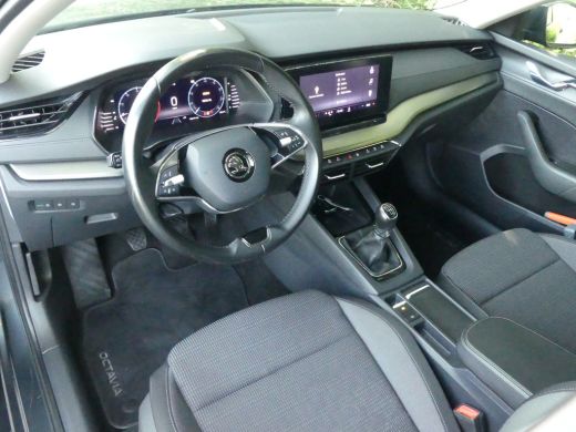 Skoda Octavia Combi 1.0 TSI 110PK Business Edition | TREKHAAK | LED | NAVI | PARKEERSENSOREN V+A | ActivLease financial lease