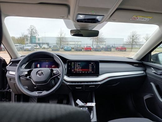 Skoda Octavia Combi Skoda 1.0 e-TSI Business Edition | Trekhaak | LED | Cruise | PDC V+A | Elek. Achterklep | C... ActivLease financial lease