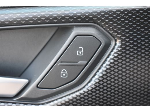 Volkswagen T-Cross Volkswagen 1.0 TSI 95PK Life | NAVI BY APP | AIRCO | Airco | Boordcomputer | Bumpers in carrosser... ActivLease financial lease