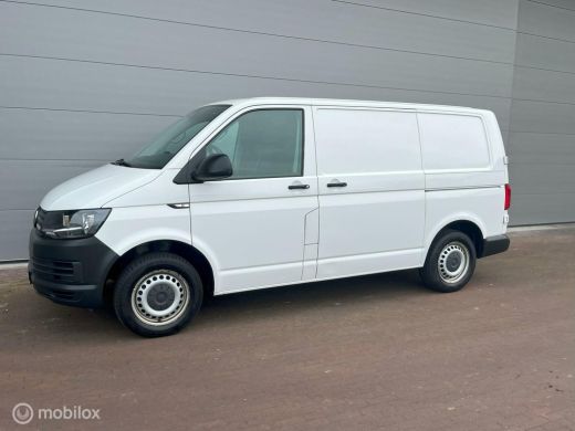 Volkswagen Transporter 2.0 TDI L1H1 Highli. EURO6 Navi Cruis ActivLease financial lease