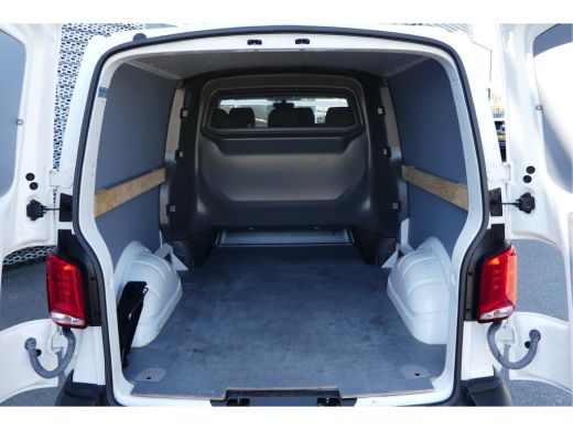 Volkswagen Transporter | 6 persoons | Dubbele Cabine | Comfort line | Navi By App | Trekhaak | App Connect . ActivLease financial lease