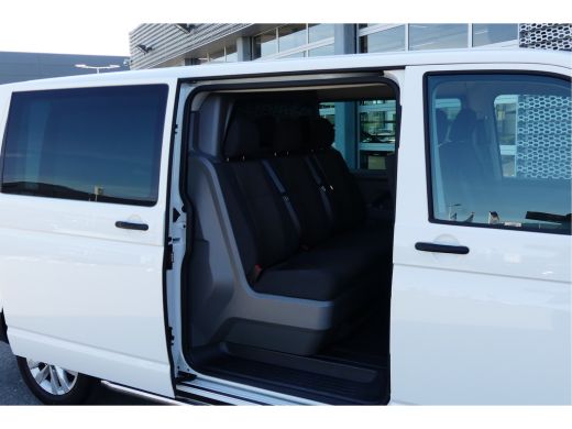 Volkswagen Transporter | 6 persoons | Dubbele Cabine | Comfort line | Navi By App | Trekhaak | App Connect . ActivLease financial lease