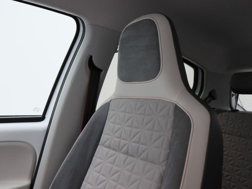 Volkswagen up! 1.0 BMT up! beats | Airco | Cruise Control | Bluetooth | Parkeersensoren Achter | Beats Audio | 1... ActivLease financial lease
