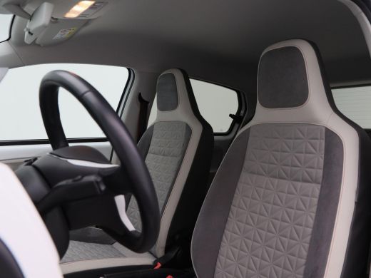 Volkswagen up! 1.0 BMT up! beats | Airco | Cruise Control | Bluetooth | Parkeersensoren Achter | Beats Audio | 1... ActivLease financial lease