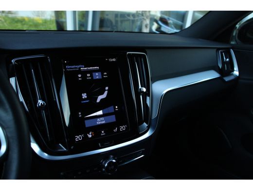 Volvo  V60 T6 Recharge AWD R-Design | Adaptive cruise | Harman/Kardon | Camera | Climate-Pack | 19-inch | BLIS ActivLease financial lease