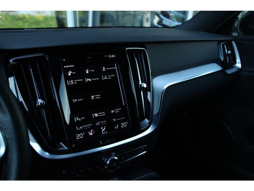 Volvo  V60 T6 Recharge AWD R-Design | Adaptive cruise | Harman/Kardon | Camera | Climate-Pack | 19-inch | BLIS ActivLease financial lease