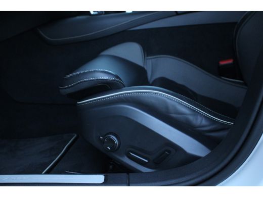 Volvo  V60 T6 Recharge AWD R-Design | Adaptive cruise | Harman/Kardon | Camera | Climate-Pack | 19-inch | BLIS ActivLease financial lease