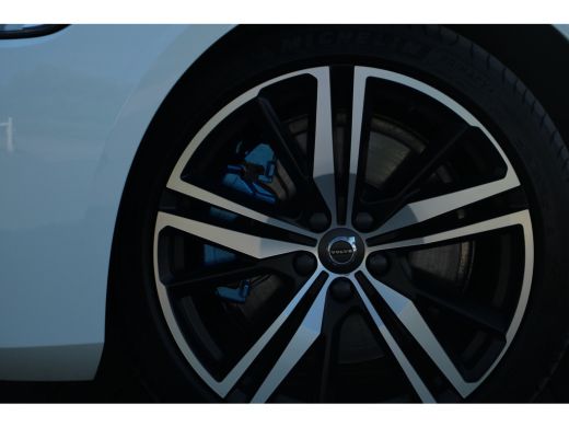 Volvo  V60 T6 Recharge AWD R-Design | Adaptive cruise | Harman/Kardon | Camera | Climate-Pack | 19-inch | BLIS ActivLease financial lease