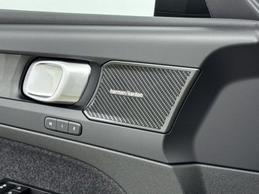 Volvo  XC40 Recharge Twin Ultimate 78 kWh | 408pk | Trekhaak | Pixel LED lampen | PDC + Camera | Stoel - Stuu... ActivLease financial lease