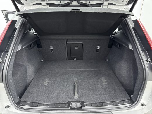 Volvo  XC40 Recharge Twin Ultimate 78 kWh | 408pk | Trekhaak | Pixel LED lampen | PDC + Camera | Stoel - Stuu... ActivLease financial lease