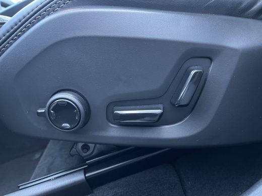 Volvo  XC60 Volvo 2.0 T8 Plug-in hybrid AWD Inscription | Trekhaak | HUD | Memory | Harman Kardon | ActivLease financial lease