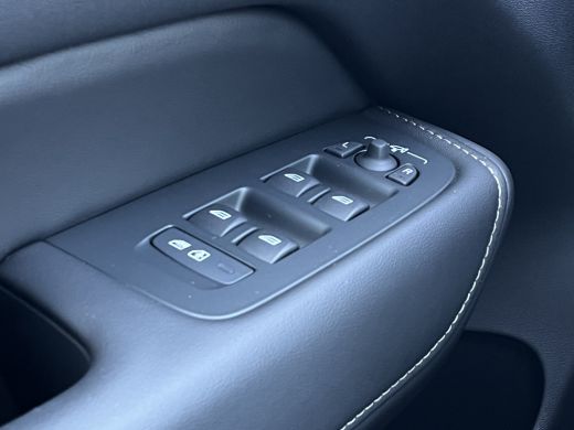 Volvo  XC60 Volvo 2.0 T8 Plug-in hybrid AWD Inscription | Trekhaak | HUD | Memory | Harman Kardon | ActivLease financial lease