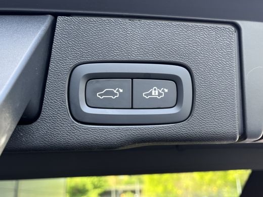 Volvo  XC60 Volvo 2.0 T8 Plug-in hybrid AWD Inscription | Trekhaak | HUD | Memory | Harman Kardon | ActivLease financial lease